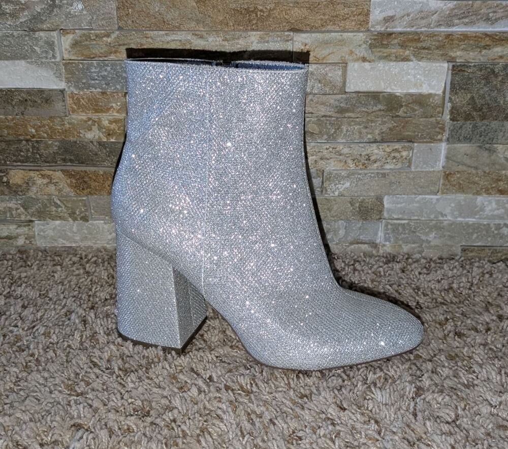 NEW! Womenโs Size 9 Madden Girl Silver Glitter Fab Booties Zip Up Heel Shoes